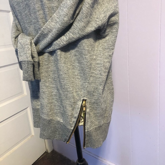 🙀last chance🙀 Forever 21 gray sweatshirt - Picture 4 of 8